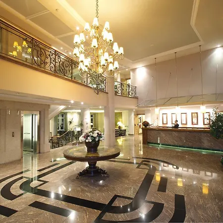 Отель Gran Abetos 4*