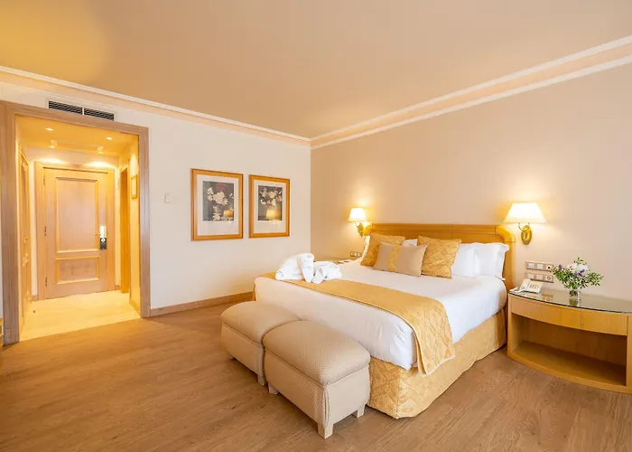 Hotel Gran Abetos 4*